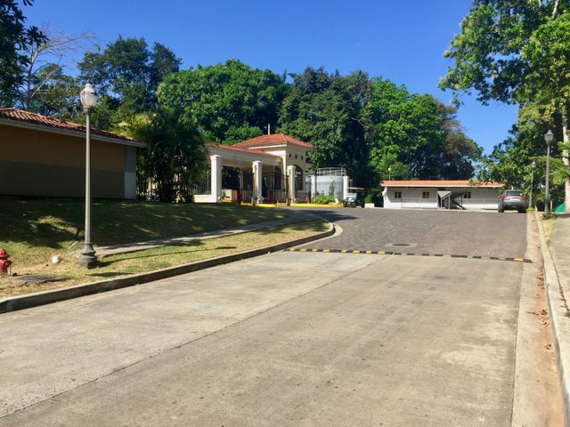Premium Lot in Clayton